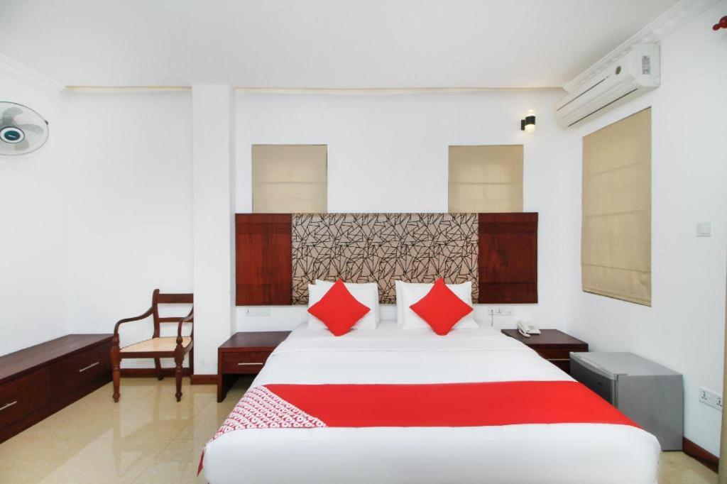 Hotel Queensbury Malabe Kaduwela Esterno foto
