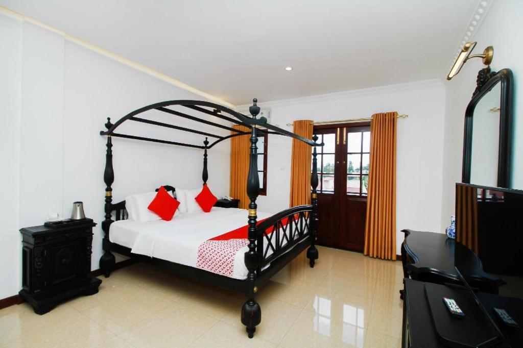 Hotel Queensbury Malabe Kaduwela Esterno foto