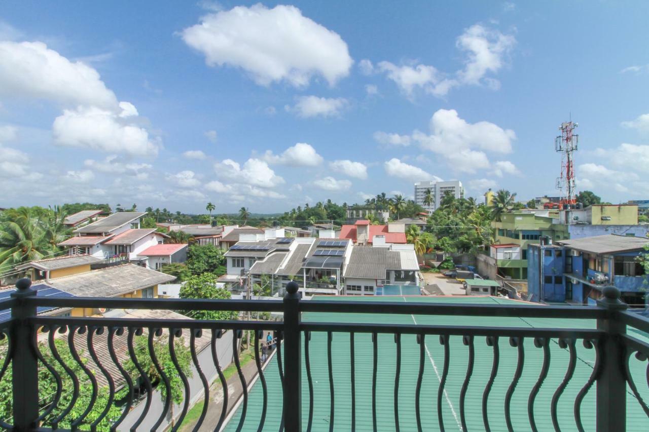 Hotel Queensbury Malabe Kaduwela Esterno foto