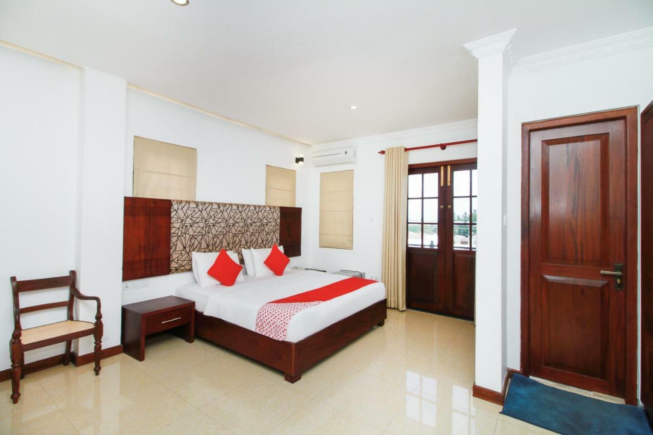 Hotel Queensbury Malabe Kaduwela Esterno foto